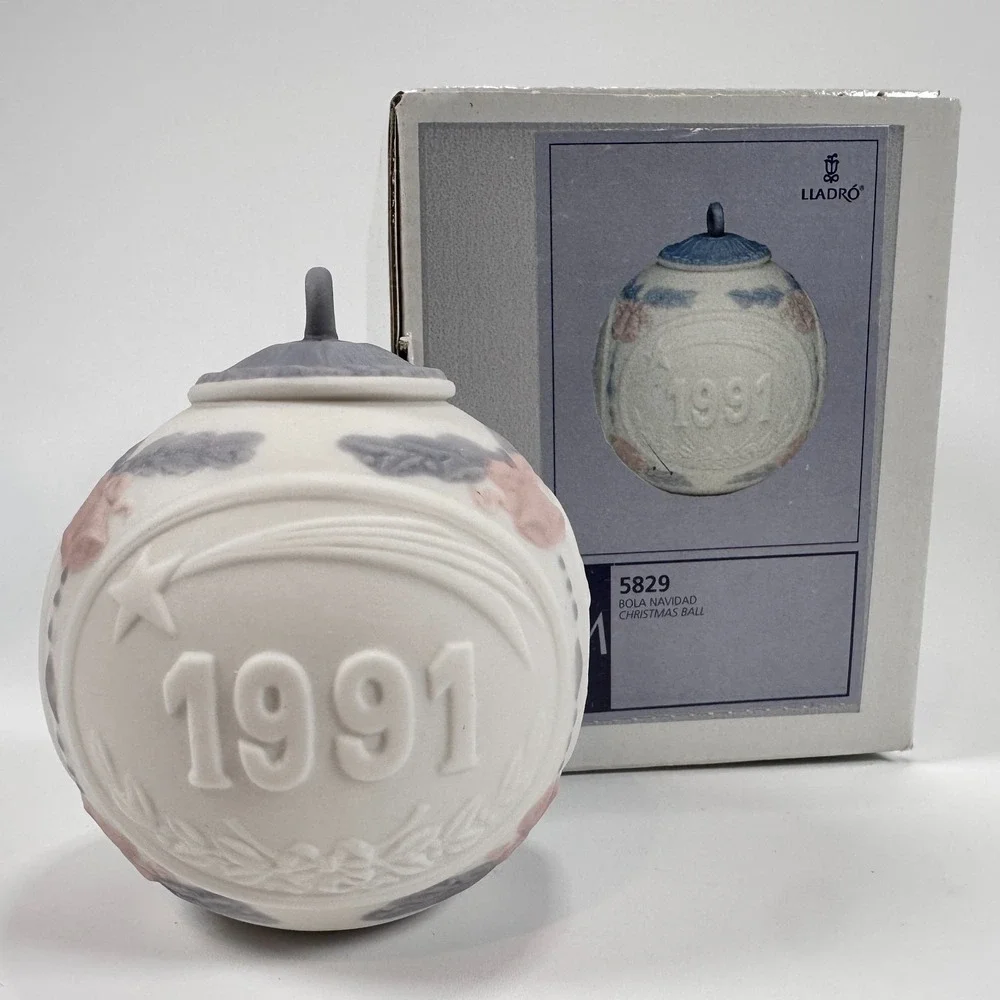 VTG Lladro 1991 Christmas Ornament 5829 Bola Navidad Mate Porcelain Nativity Box