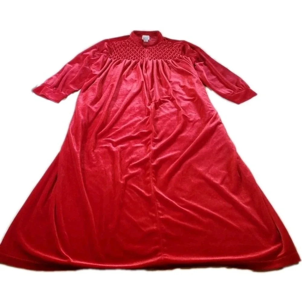 Only Necessities Red Long Robe 1X Velvet Cozy Lounge‎ Polyester VTG