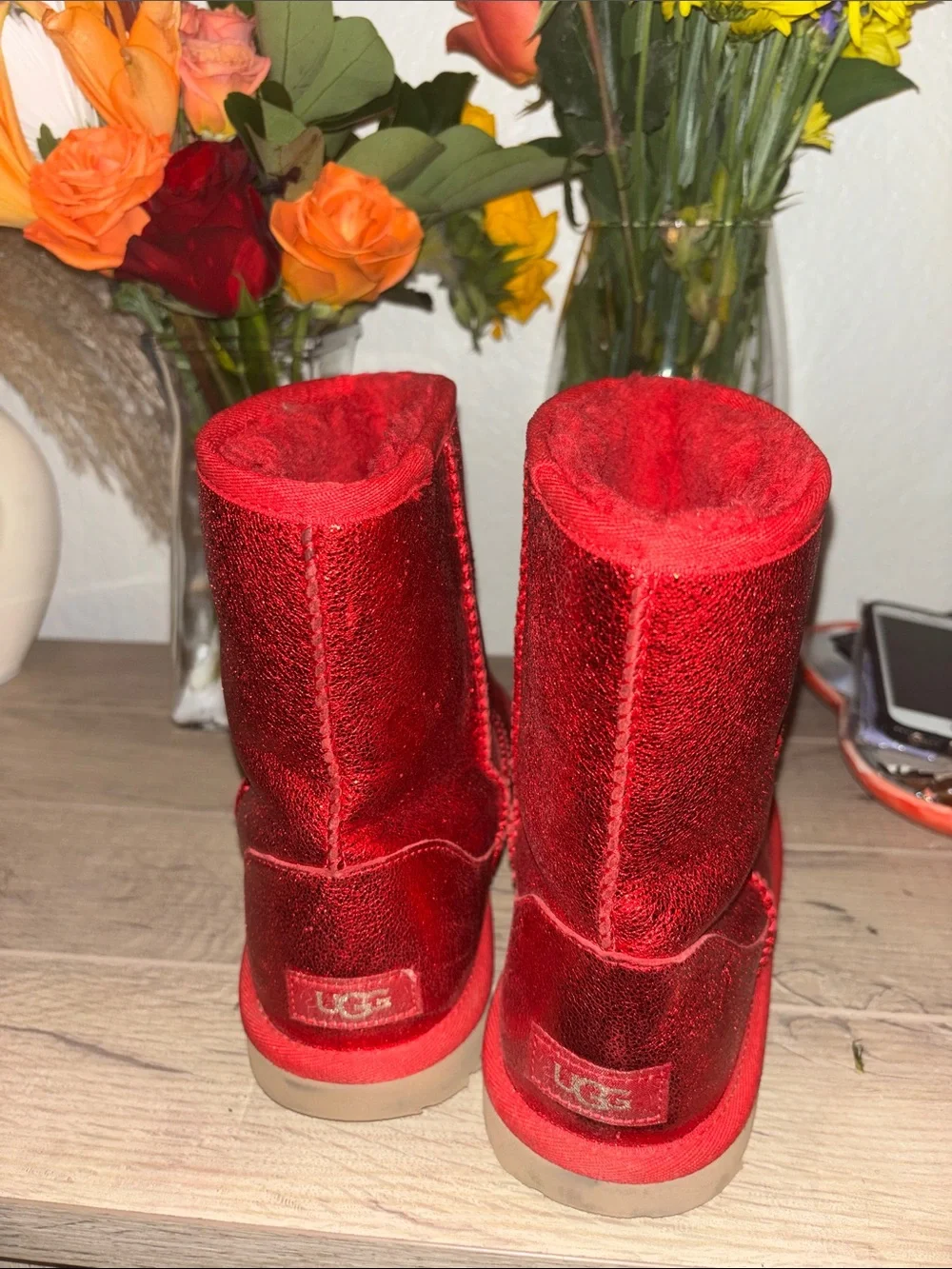 UGG bright metallic