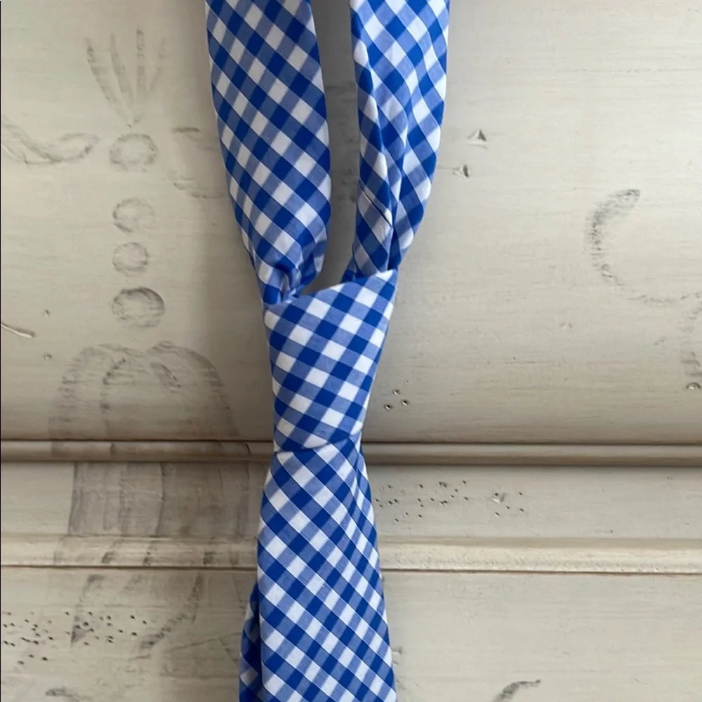 Crewcuts tie this