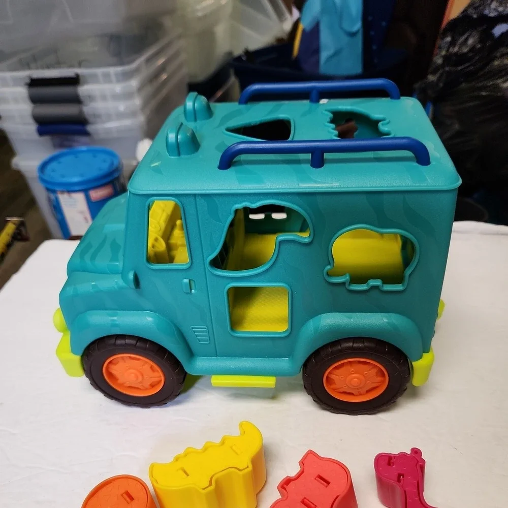 B. Toys toys animal